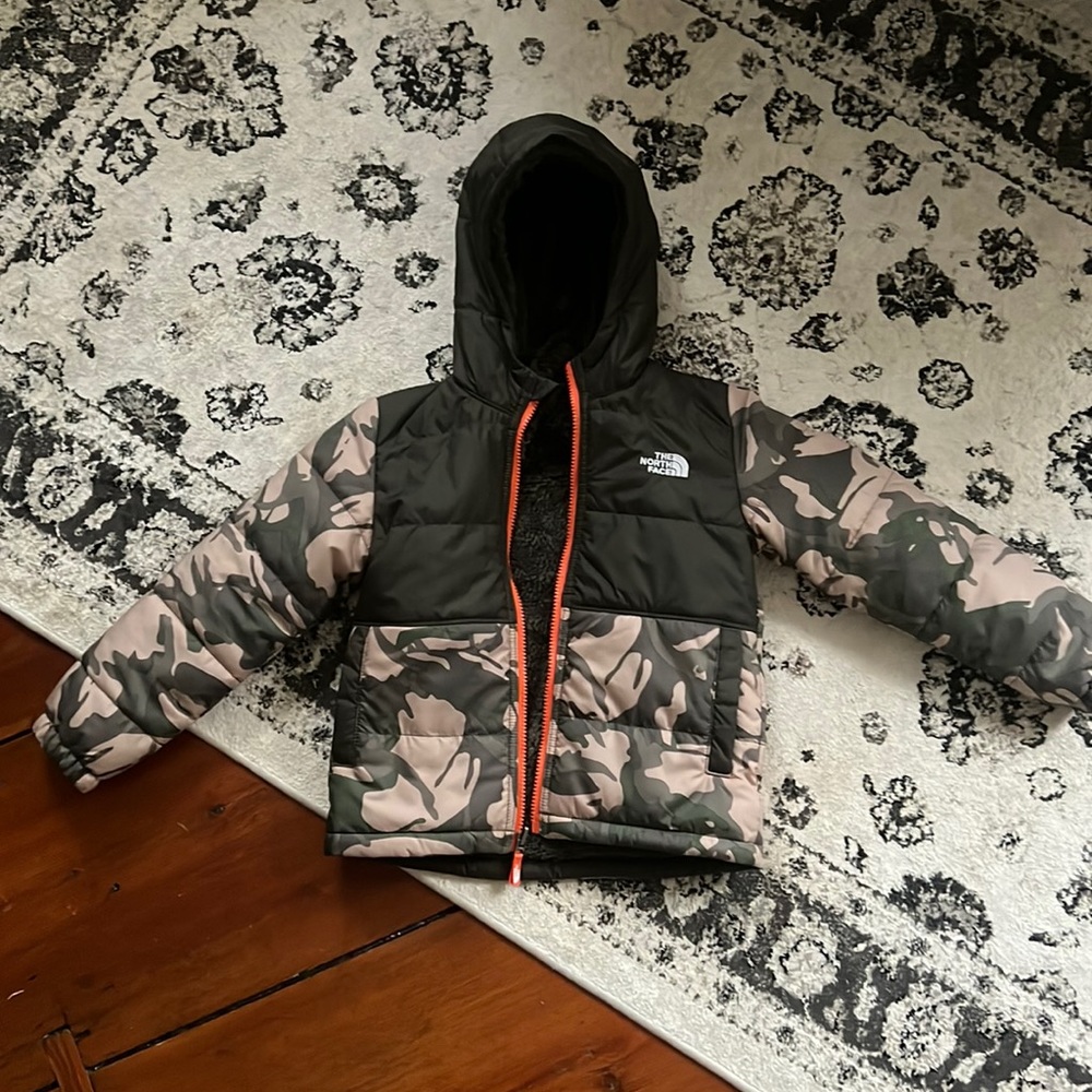 NWOT toddler boy north face reversible winter jacket